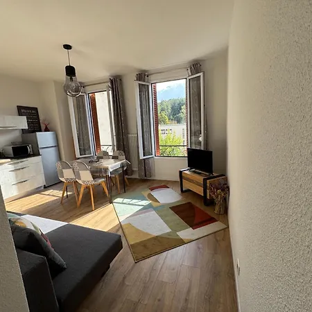 Appartement Le Madargue Idealement Place Châtel-Guyon Extérieur photo