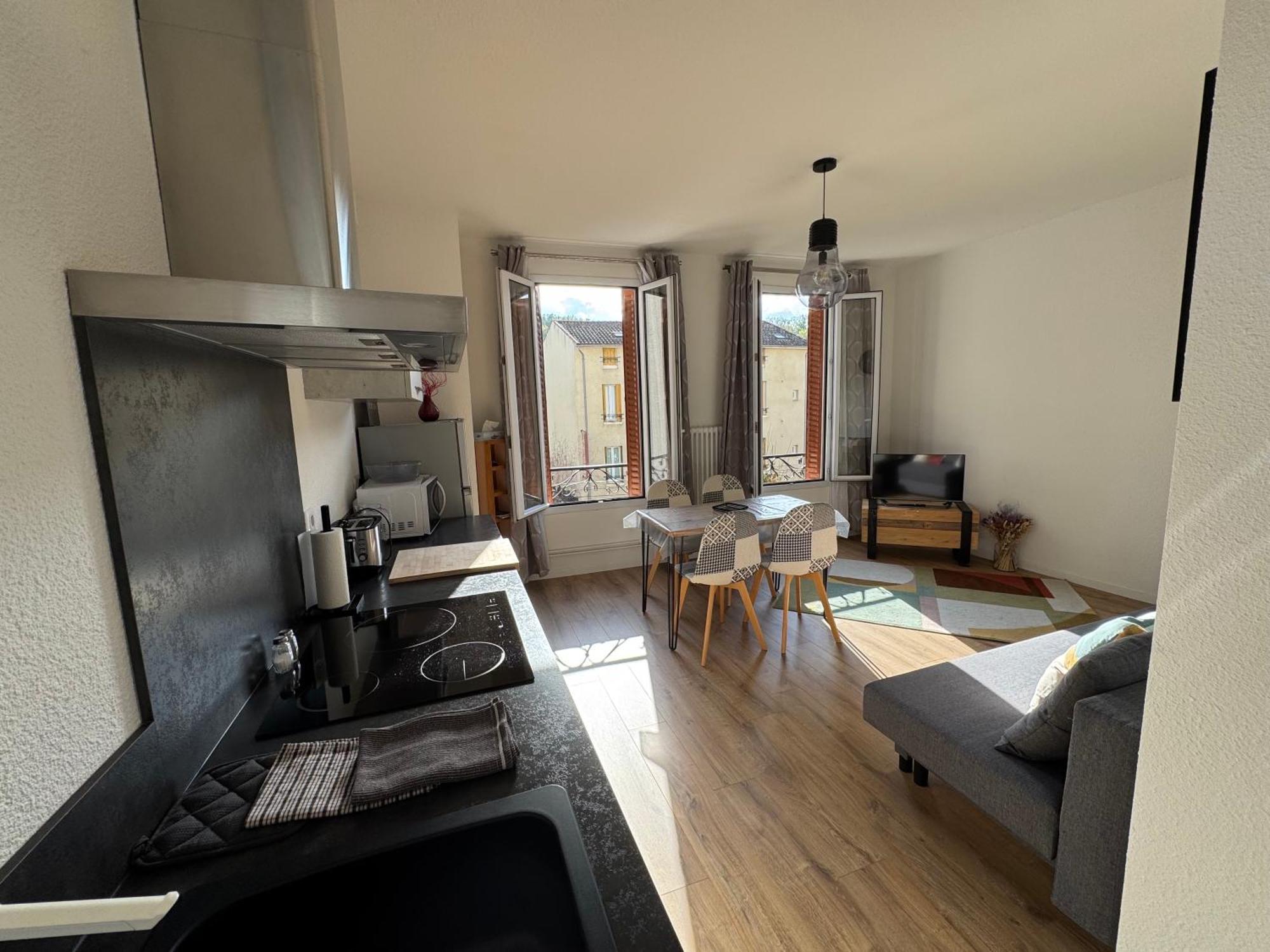 Le Madargue Idealement Place Apartment *